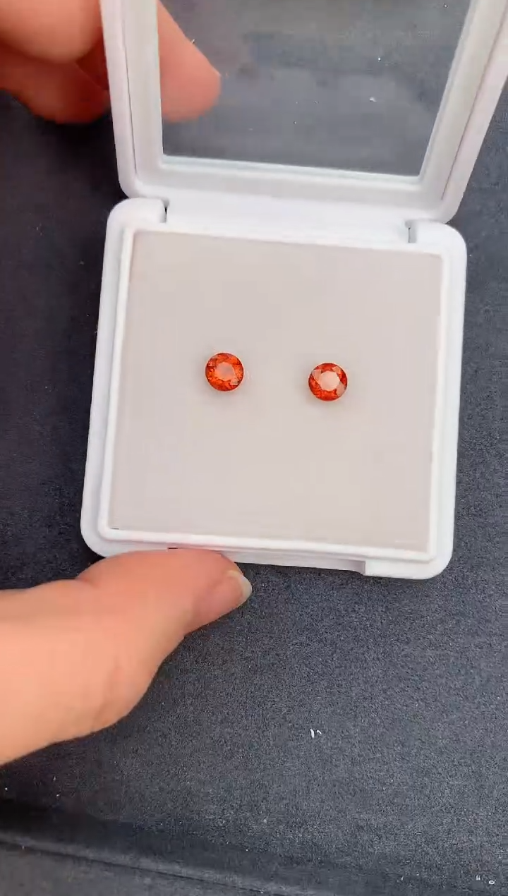 【闪购商品】石榴石（芬达石）裸石未镶嵌2ct芬达配对