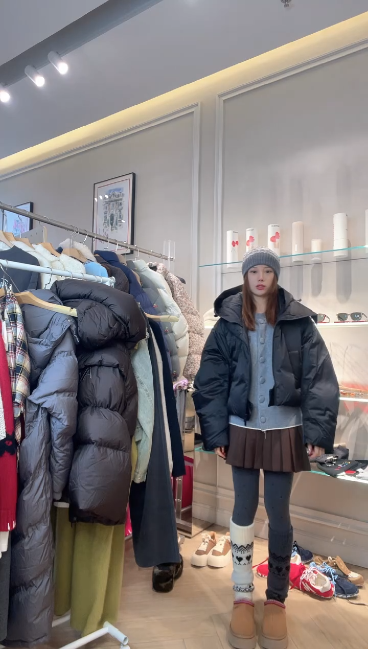 AVVENN 短款羽绒RONG 原价2990