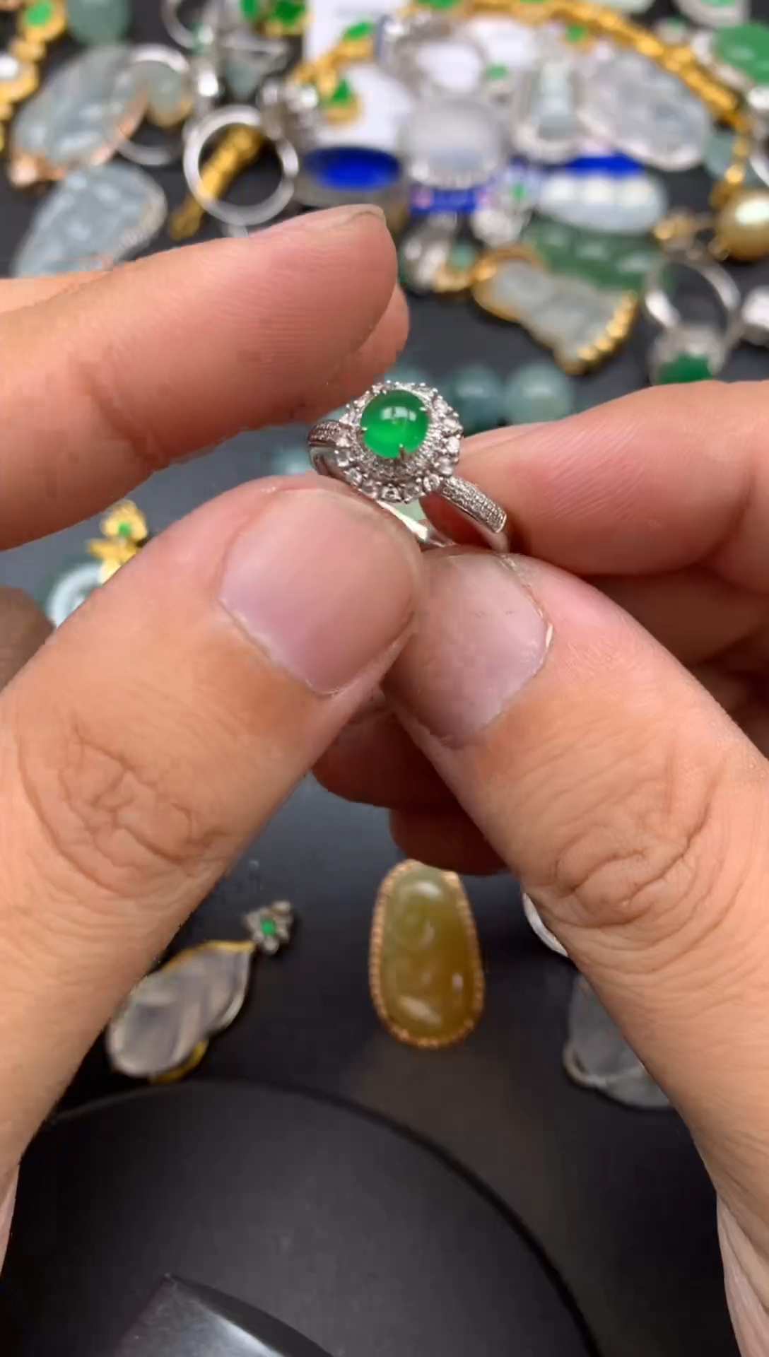 颈饰18K金镶嵌翡翠晚*宜意大利炮商品不退不换