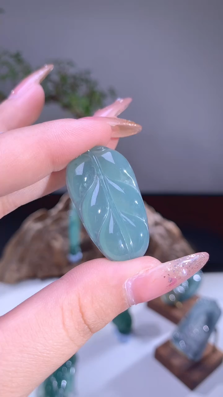 翡翠未镶嵌吊坠(不含链)天然A货翡翠-叶子