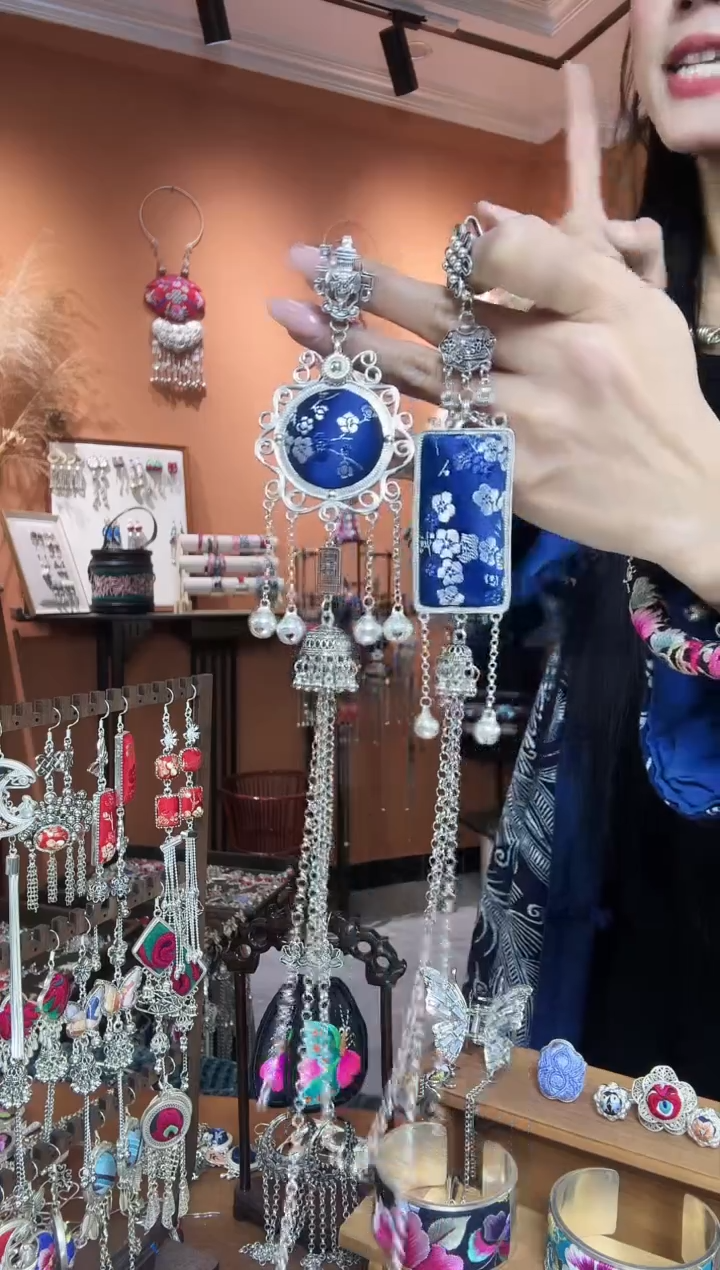 【闪购商品】刺绣纯手工民族风压襟