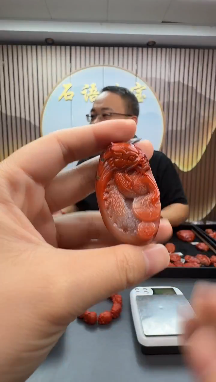 未镶嵌雕刻南红玛瑙131ZB1113产品一个