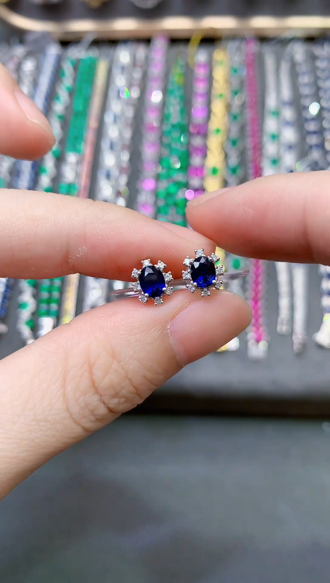 【闪购商品】蓝宝石耳饰18K金镶嵌1