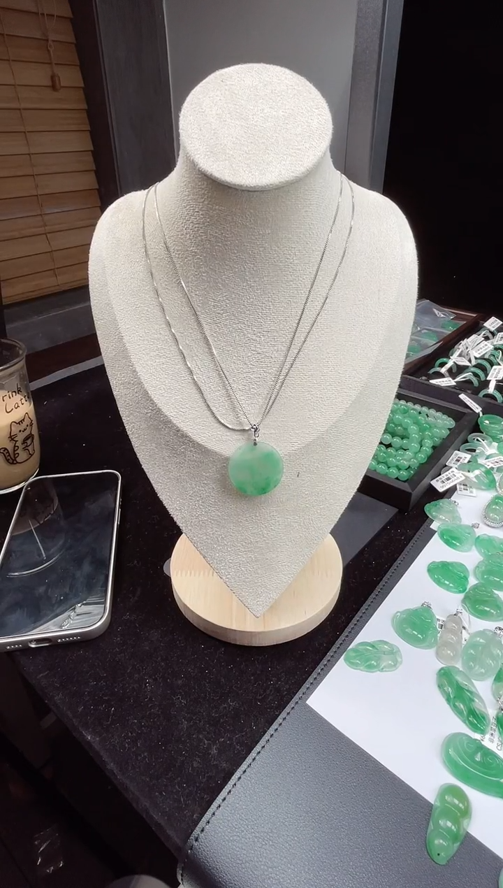 吊坠(赠链)银S925镶嵌石英质玉（非洲翠）20.51无事牌