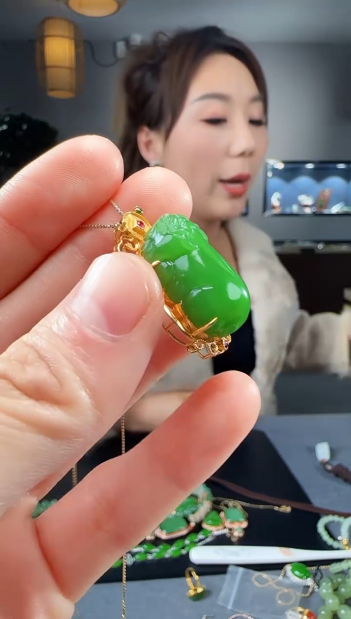 【闪购商品】和田玉吊坠(不含链)18K金镶嵌1