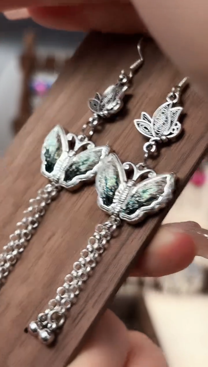 织绣非遗彩云南阁老绣饰品244