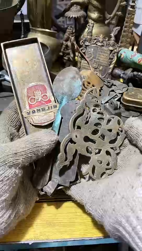 朱*军金属工艺品二手旧货默认瑕疵