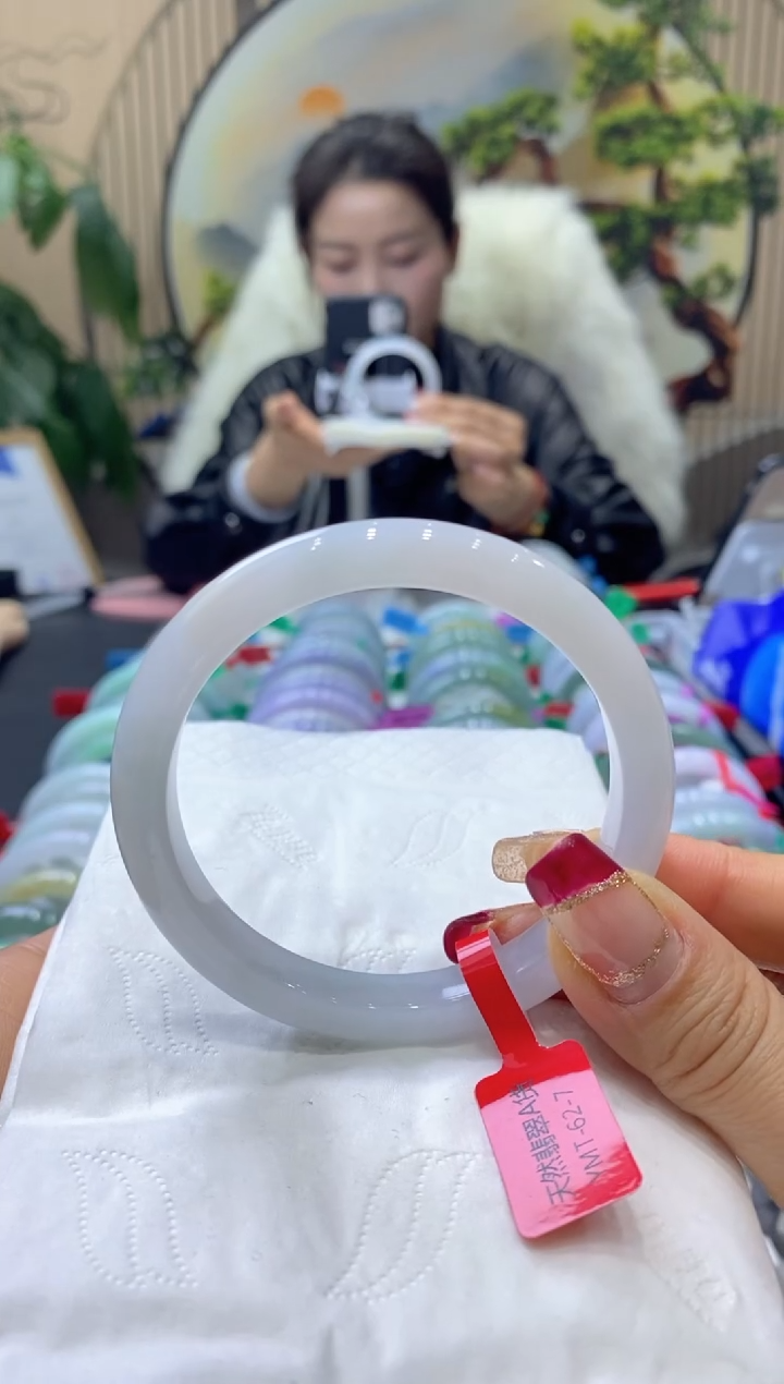 【闪购商品】翡翠手镯未镶嵌99913226