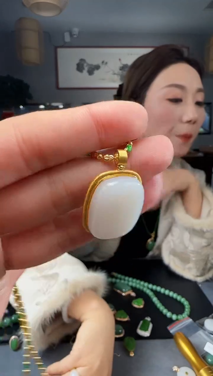 【闪购商品】和田玉吊坠(不含链)18K金镶嵌1