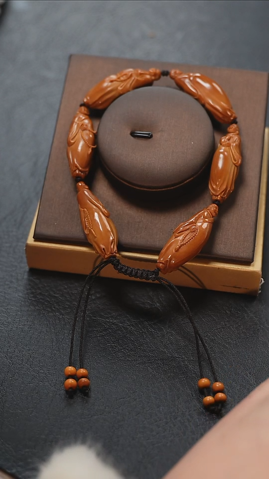 【闪购商品】橄榄核吊坠 梦梦精品核雕