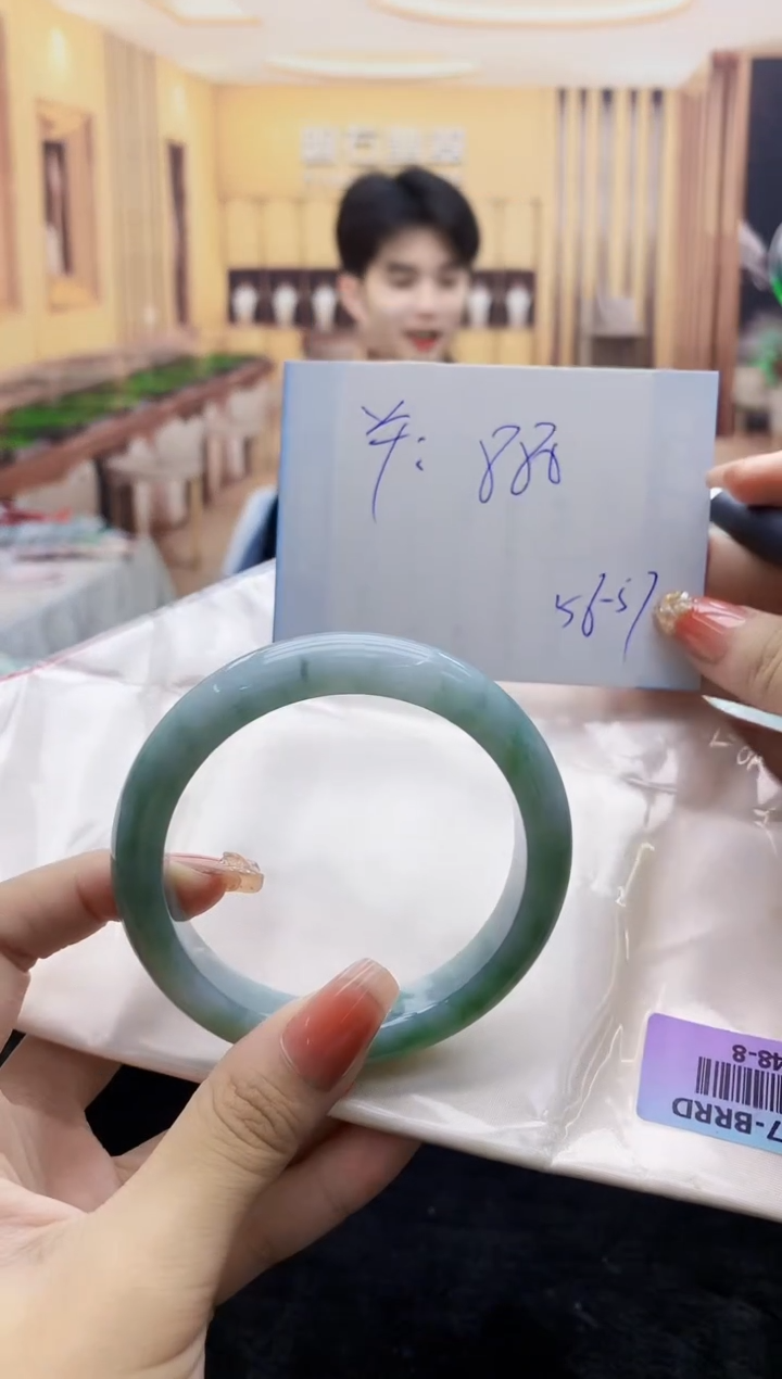 【闪购商品】翡翠手镯未镶嵌     H48-8