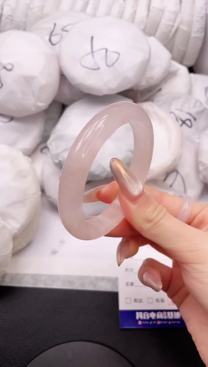 【闪购商品】石英质玉手镯未镶嵌30K06-56