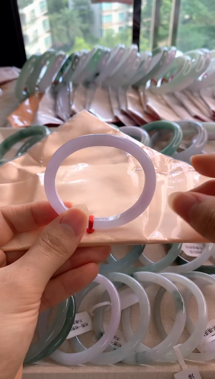 未镶嵌手镯翡翠53.9贵妃紫色