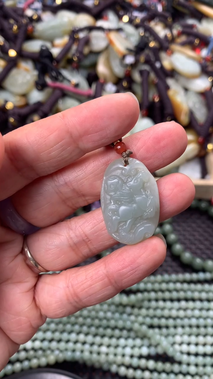 【闪购商品】和田玉颈饰未镶嵌多样性发货没有证书拍一发一有瑕