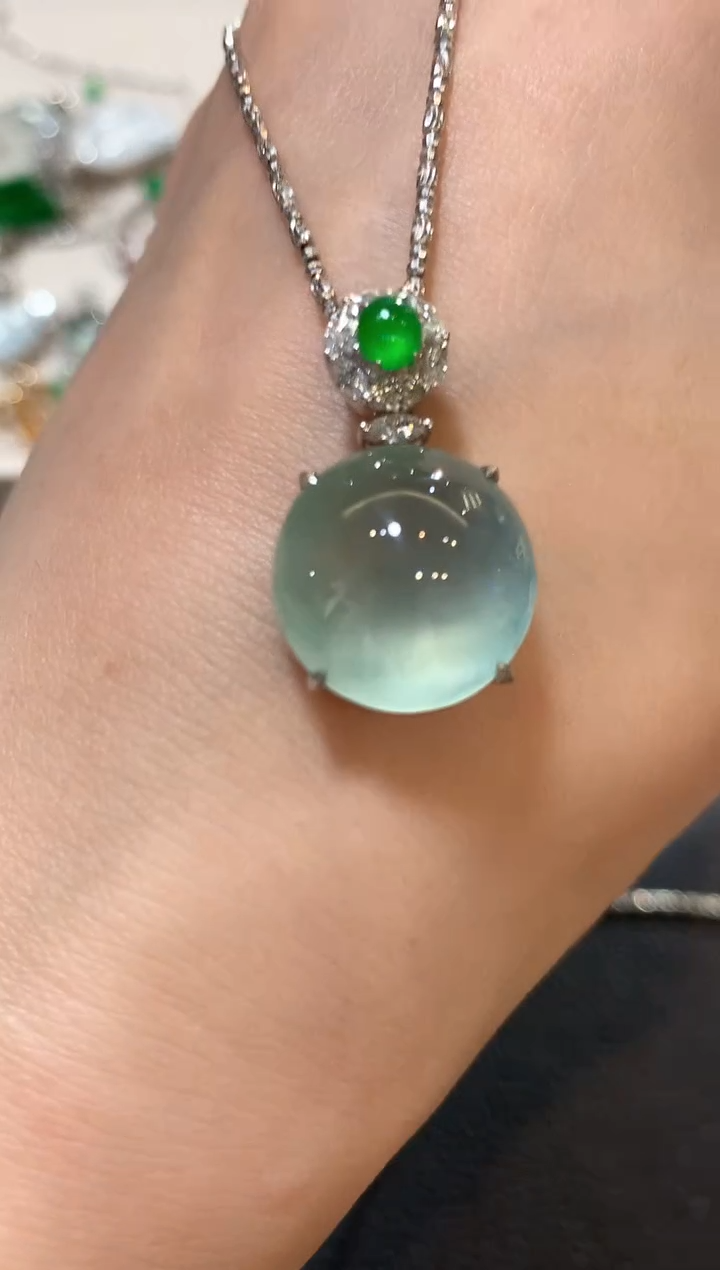 吊坠(不含链)18K金镶嵌翡翠m118   