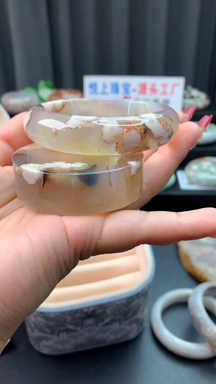 未镶嵌手镯石英质玉（60圈口）赠送镯心 