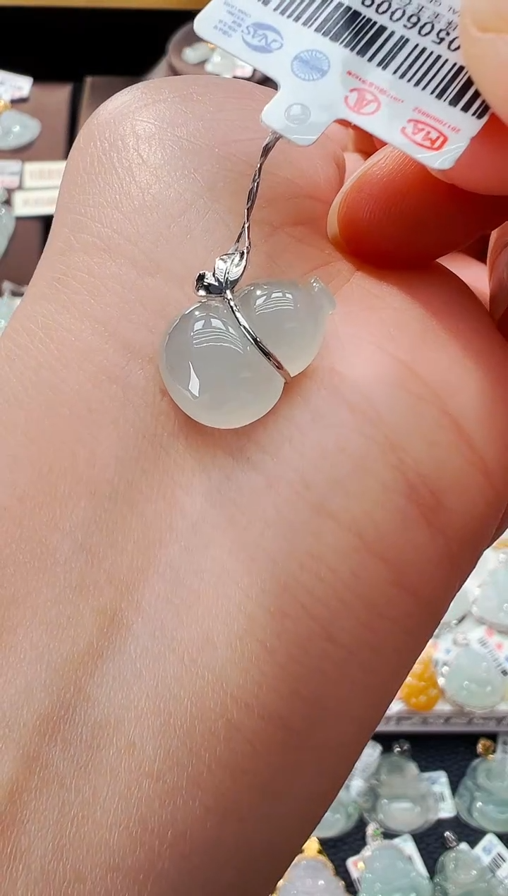 【闪购商品】翡翠吊坠(不含链)18K金镶嵌葫芦吊坠919