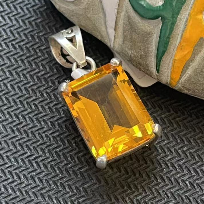 吊坠925银锆石 黄色水晶方糖简易银吊坠挂坠简约时尚气质