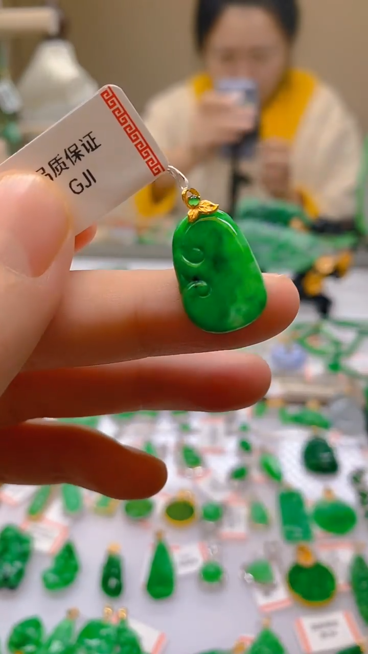 【闪购商品】翡翠颈饰18K金镶嵌新号开播，全场乱卖