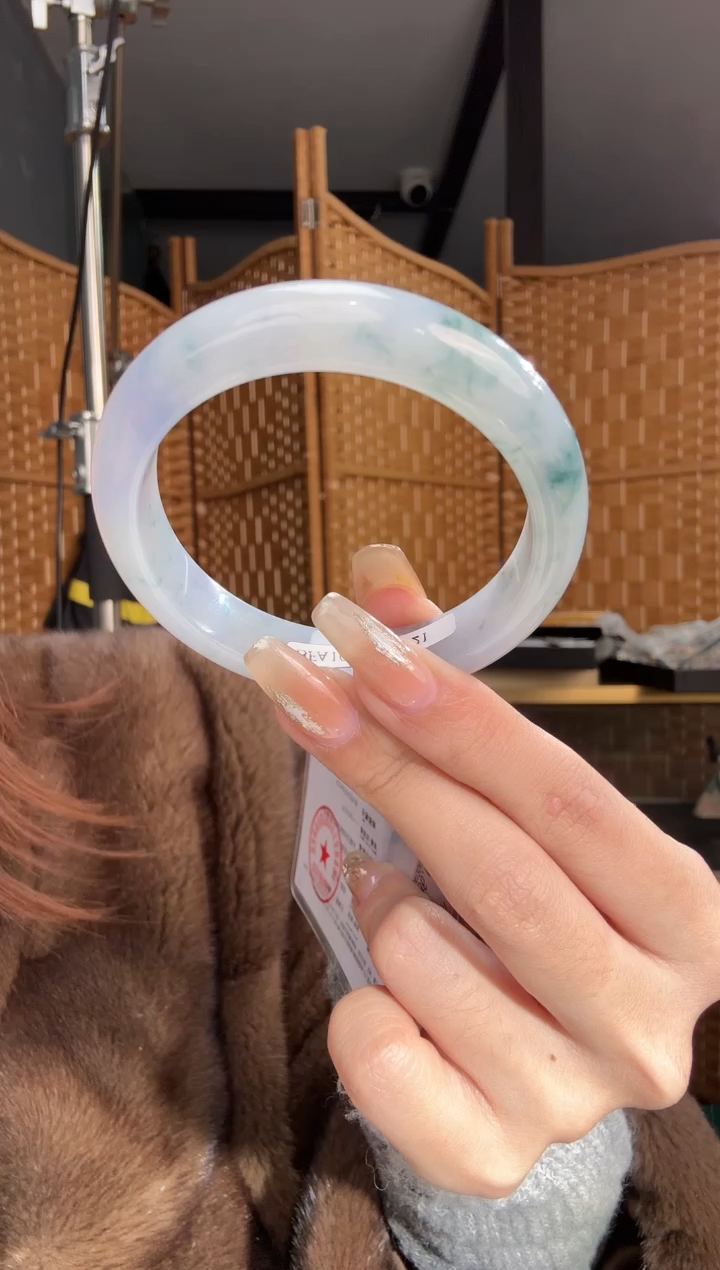 【闪购商品】翡翠手镯未镶嵌手镯
