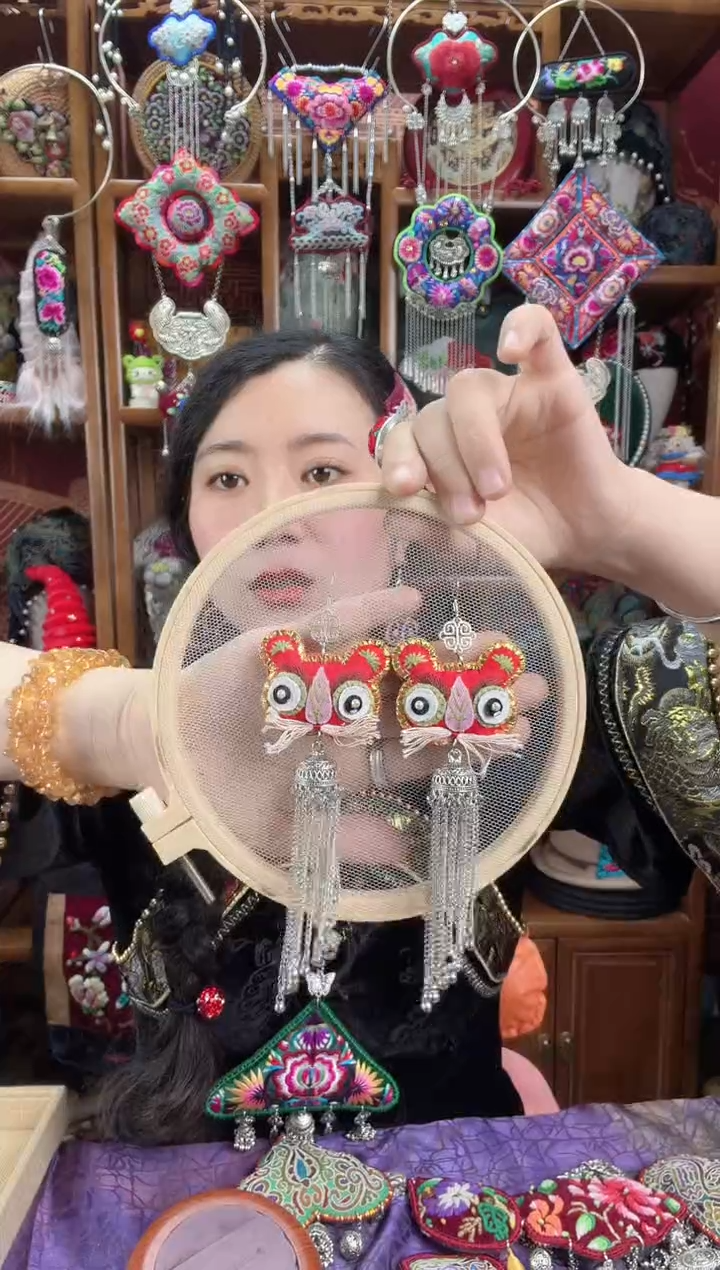 刺绣耳环98甜甜家