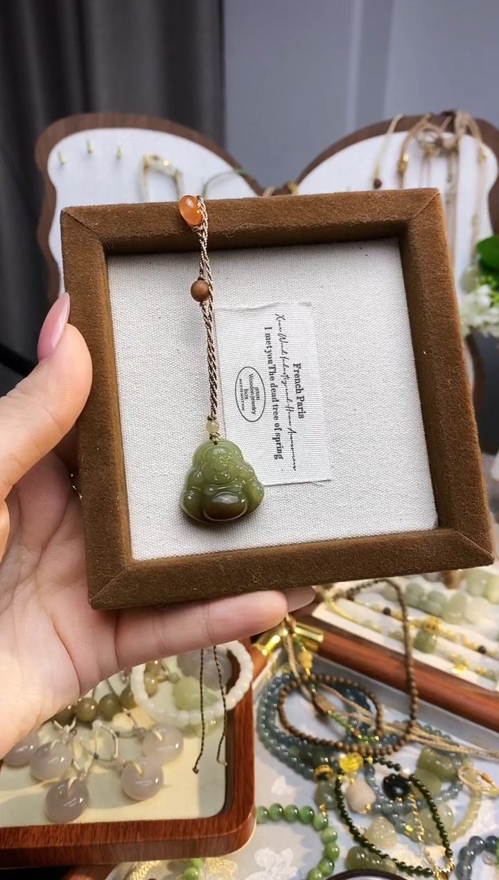 颈饰未镶嵌和田玉（糖玉）9*599