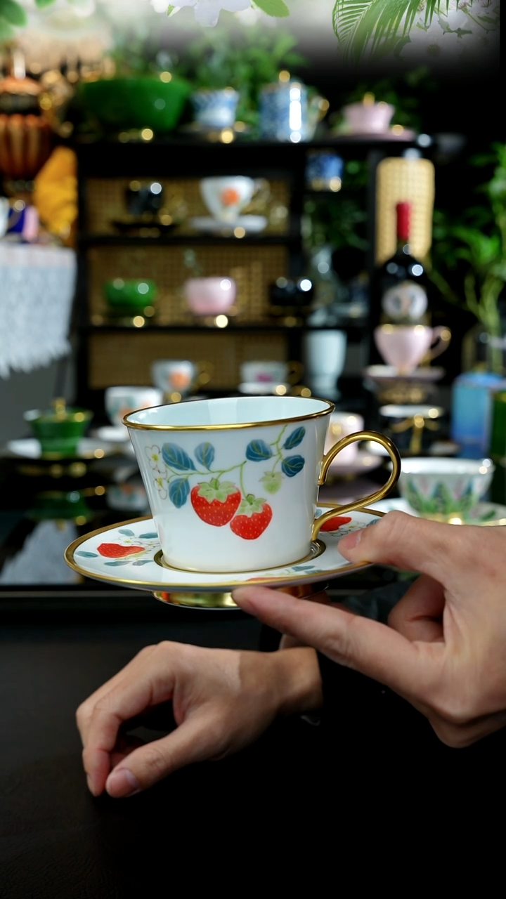 手工手绘草莓咖啡杯，，，，，，，，，