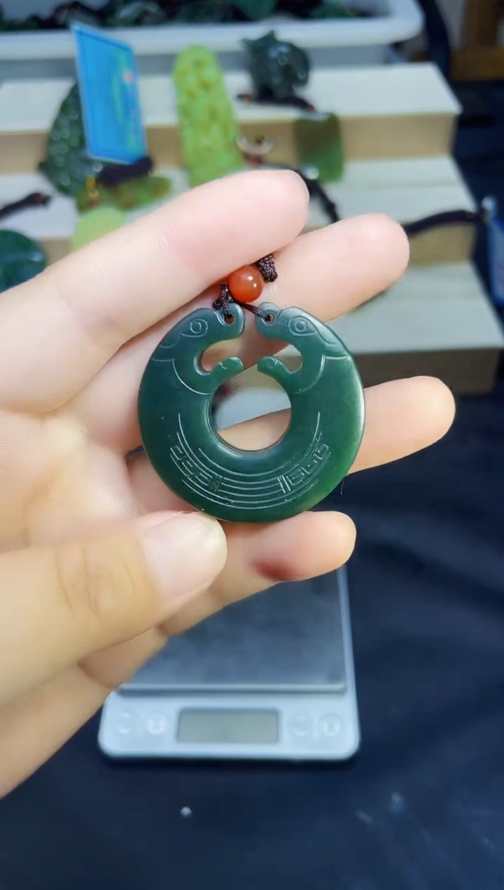 颈饰未镶嵌和田玉1