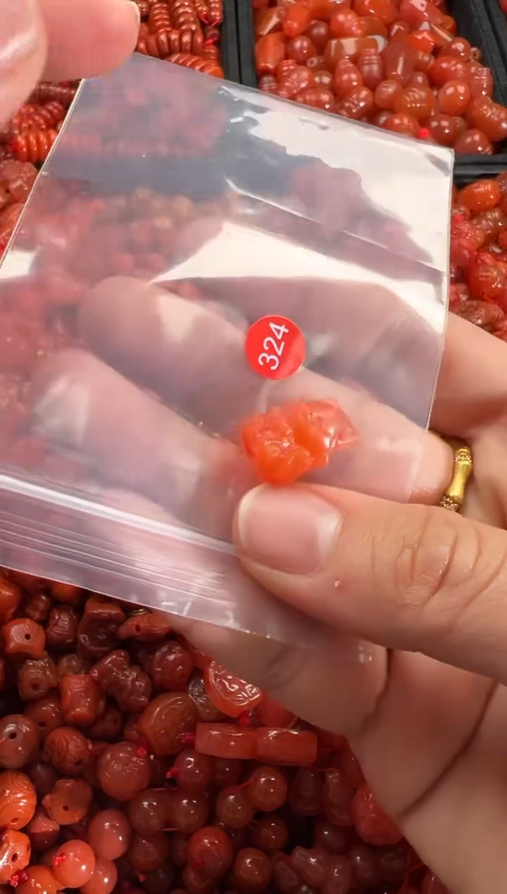【闪购商品】南红玛瑙颈饰未镶嵌1