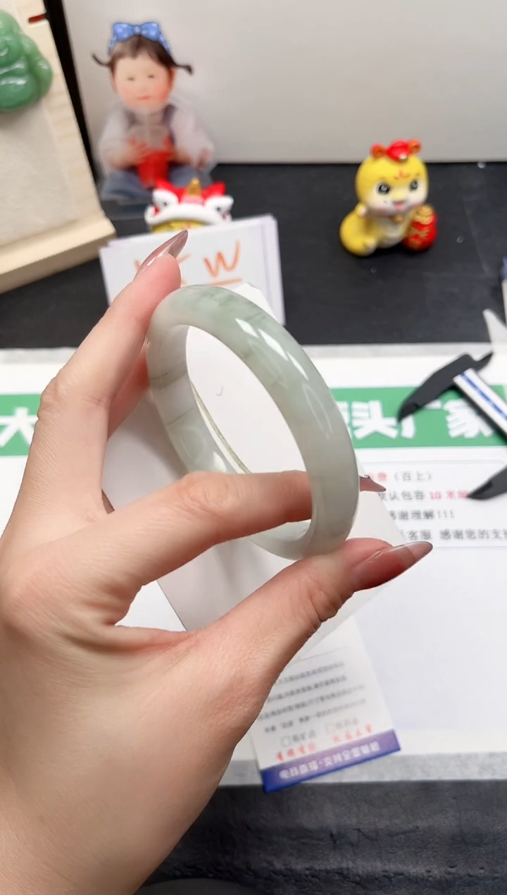 【闪购商品】石英质玉手镯未镶嵌111-64