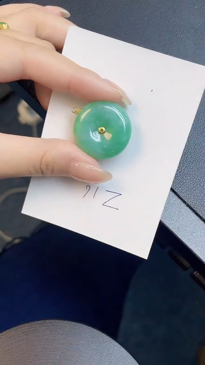 【闪购商品】翡翠颈饰18K金镶嵌00000000