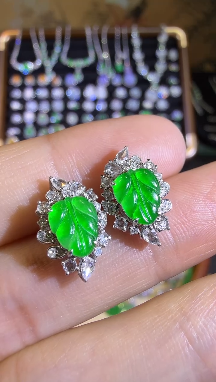 【闪购商品】翡翠耳饰18K金镶嵌龙石种树叶耳钉