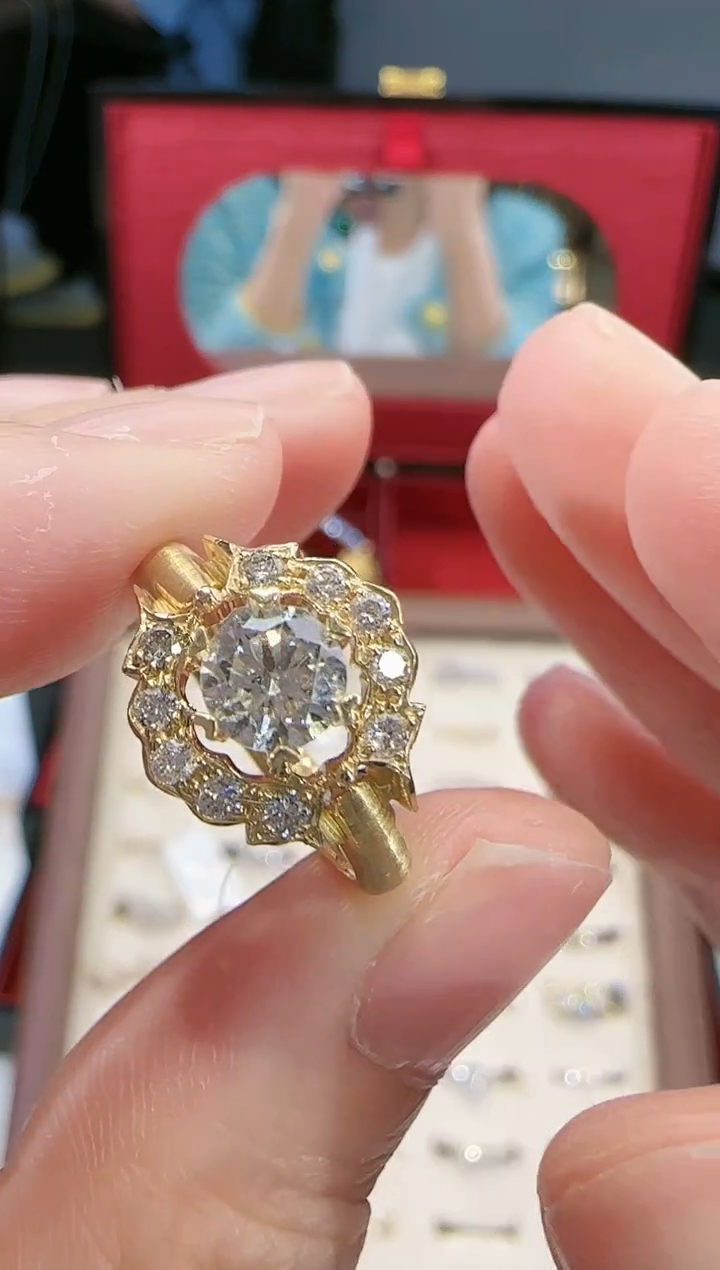 【闪购商品】钻石戒指/指环18K金镶嵌拉丝繁花钻戒12#