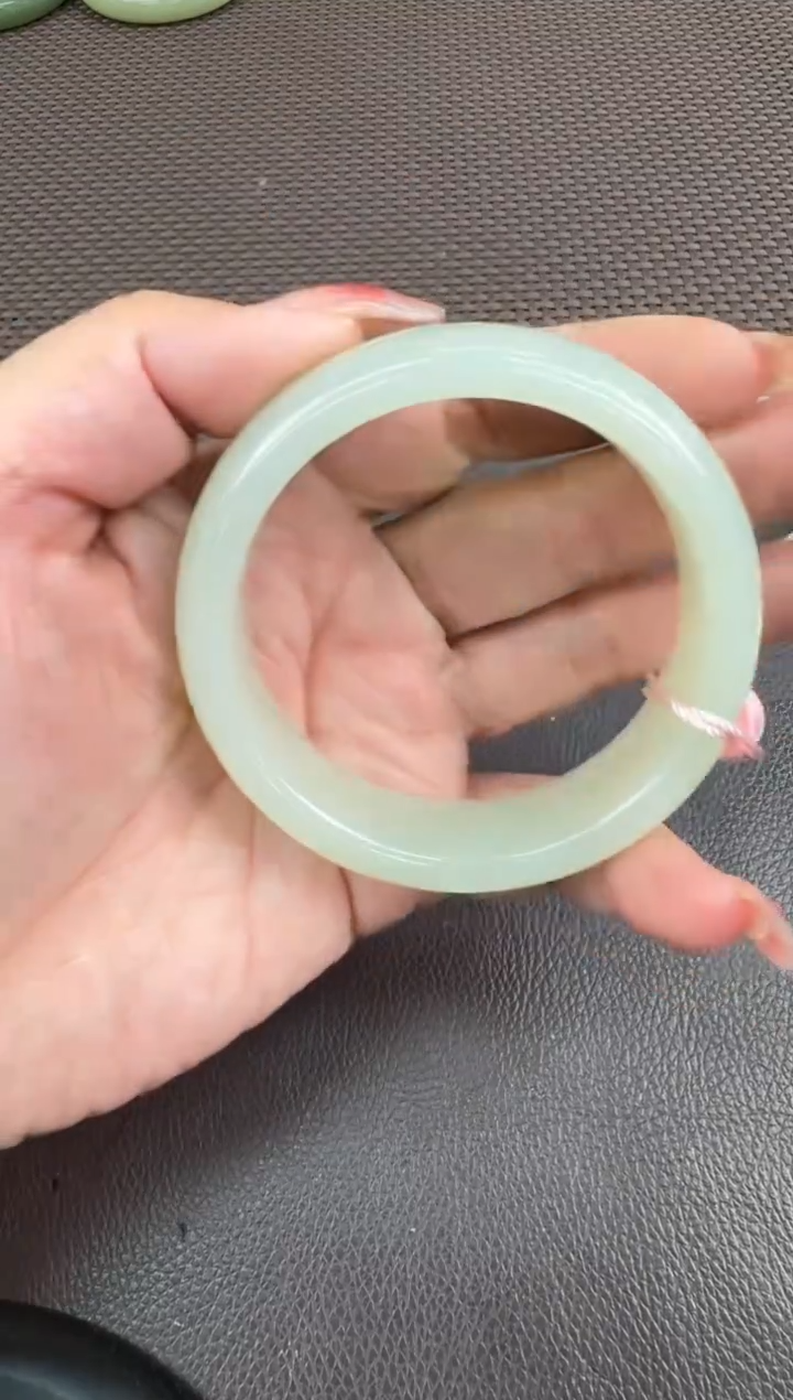 【闪购商品】和田玉手镯未镶嵌59