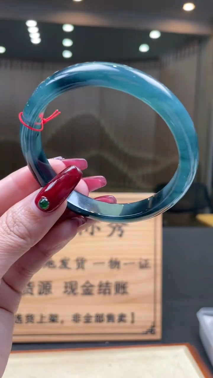 【闪购商品】翡翠颈饰未镶嵌      *180