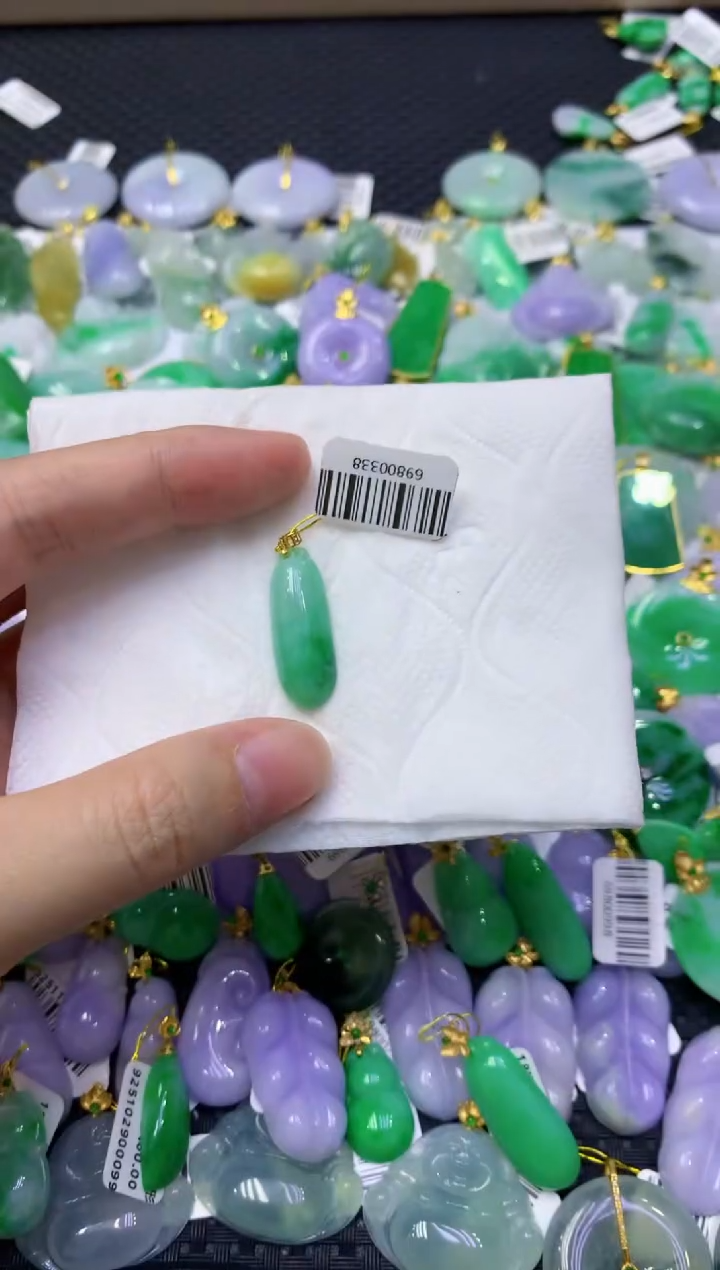 颈饰18K金镶嵌翡翠天然缅甸翡翠A货