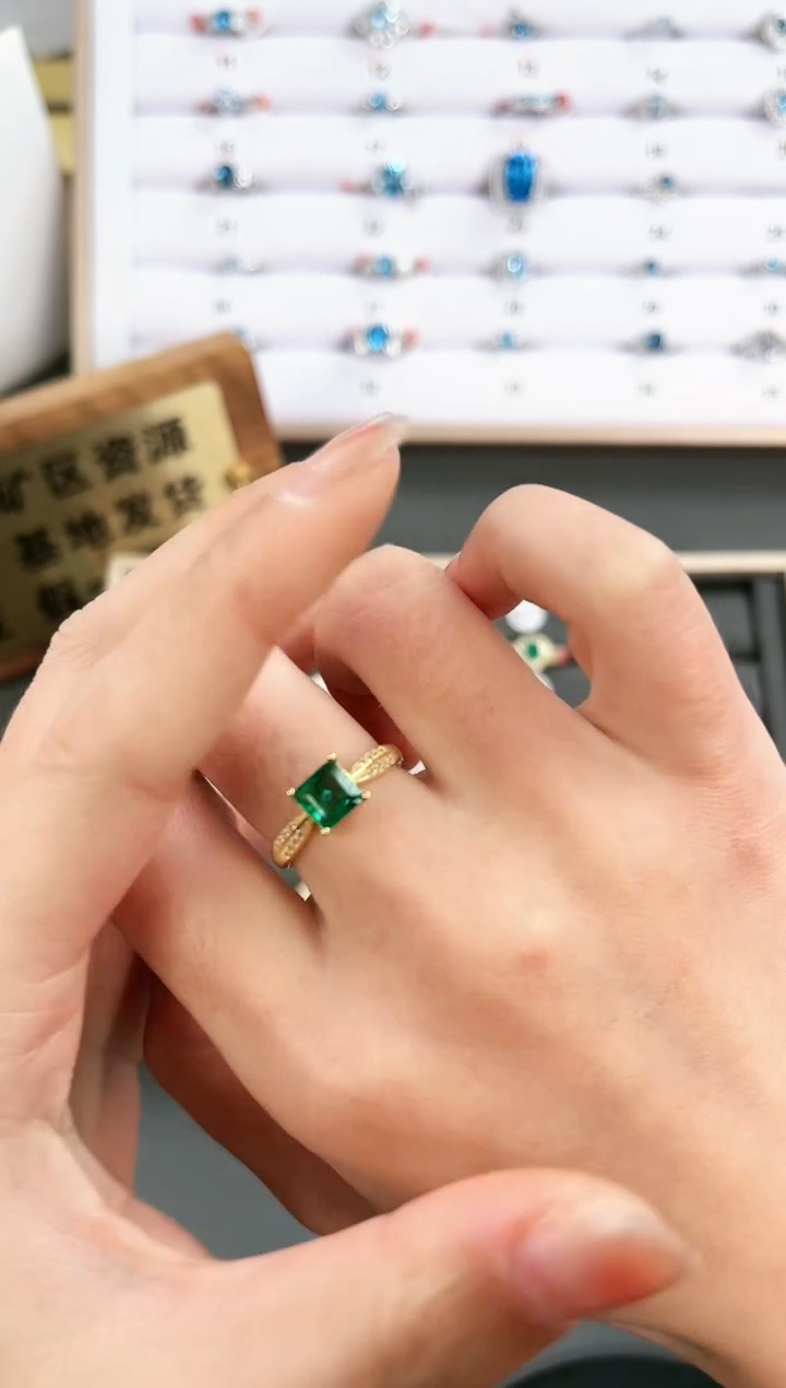 【闪购商品】祖母绿戒指银S925镶嵌A011