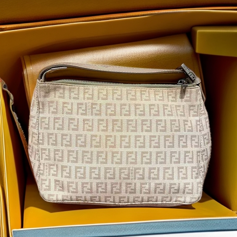 95新 FENDI/芬迪 灰拼老花腋下包  1189 1065