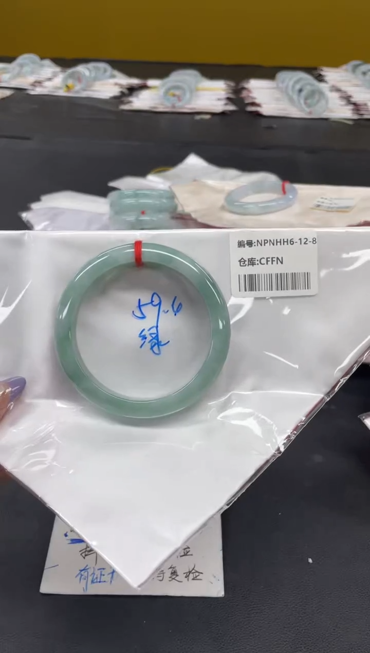 未镶嵌手镯翡翠翡翠手镯