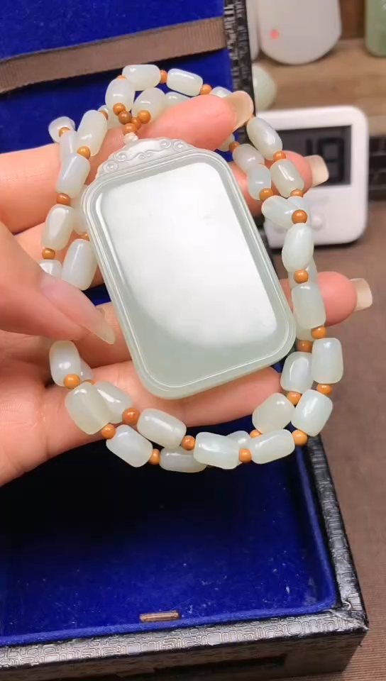 【闪购商品】和田玉颈饰未镶嵌无事牌