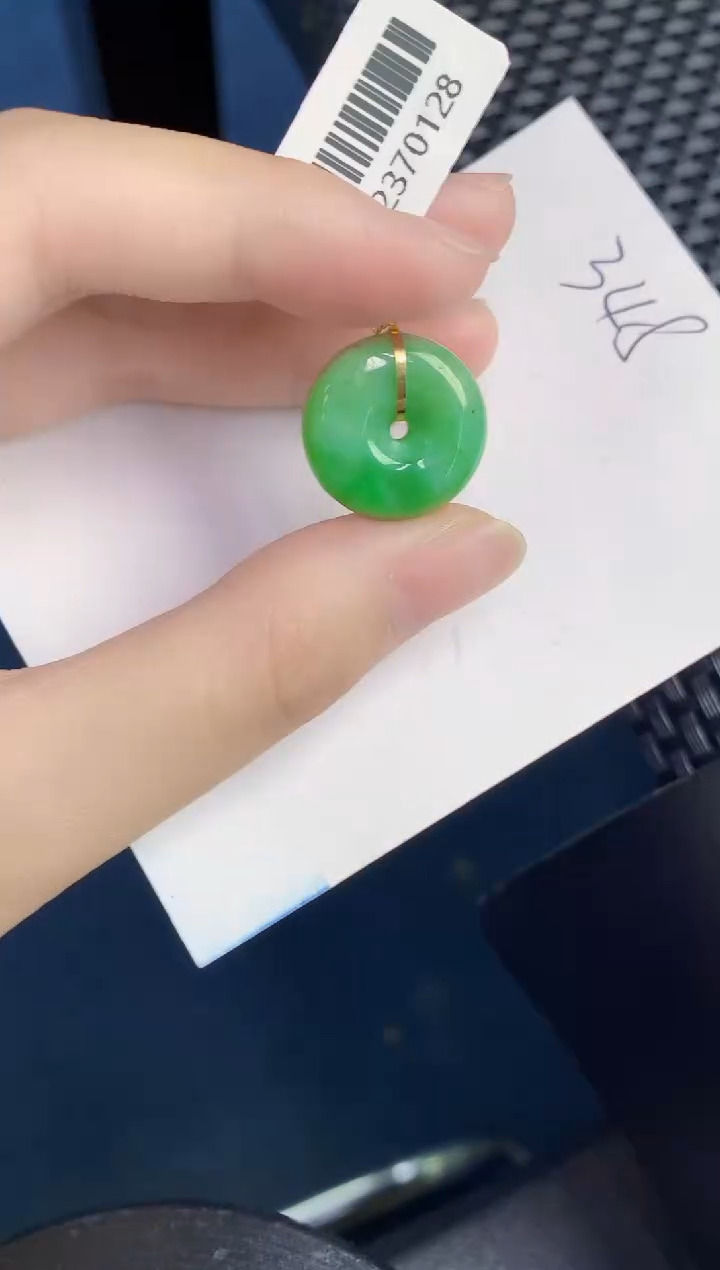 翡翠18K金镶嵌颈饰000000000