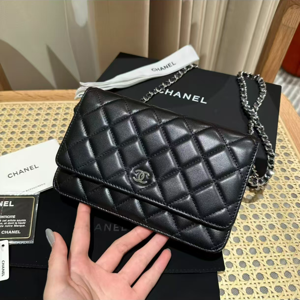 99新 Chanel/香奈儿  青奢荟/黑银羊woc斜挎包/88881