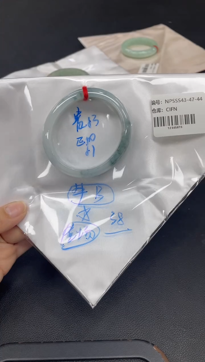 未镶嵌手镯翡翠翡翠手镯