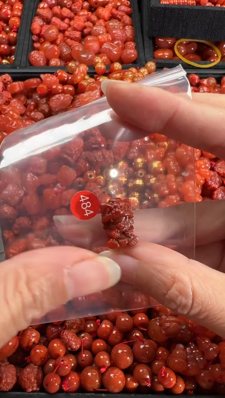 【闪购商品】南红玛瑙颈饰未镶嵌1