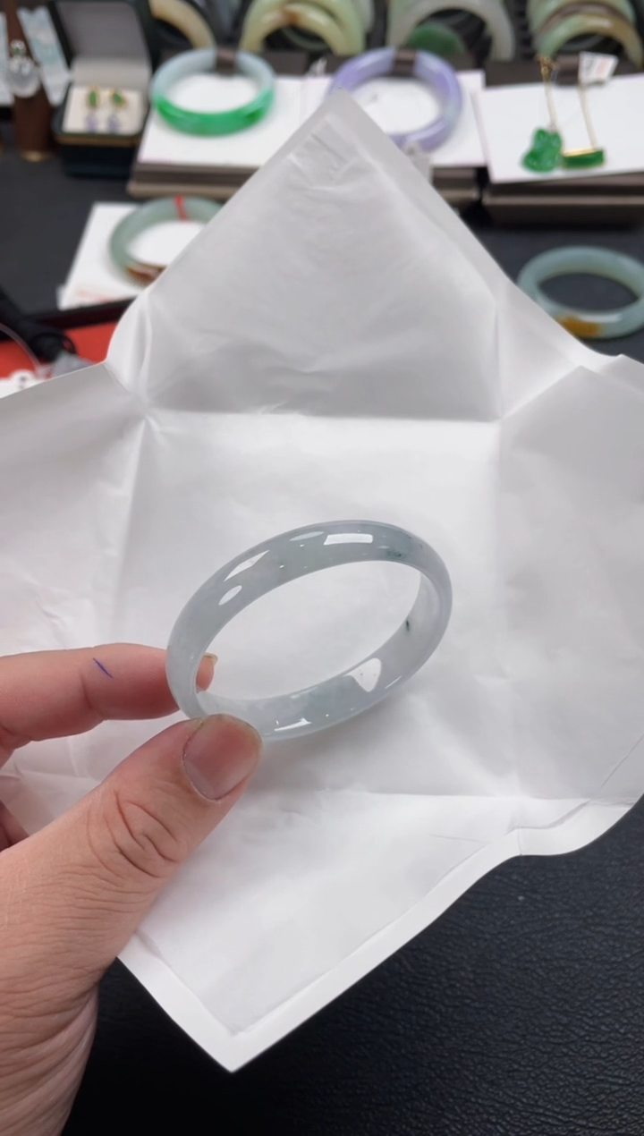 【闪购商品】翡翠手镯未镶嵌53贵妃