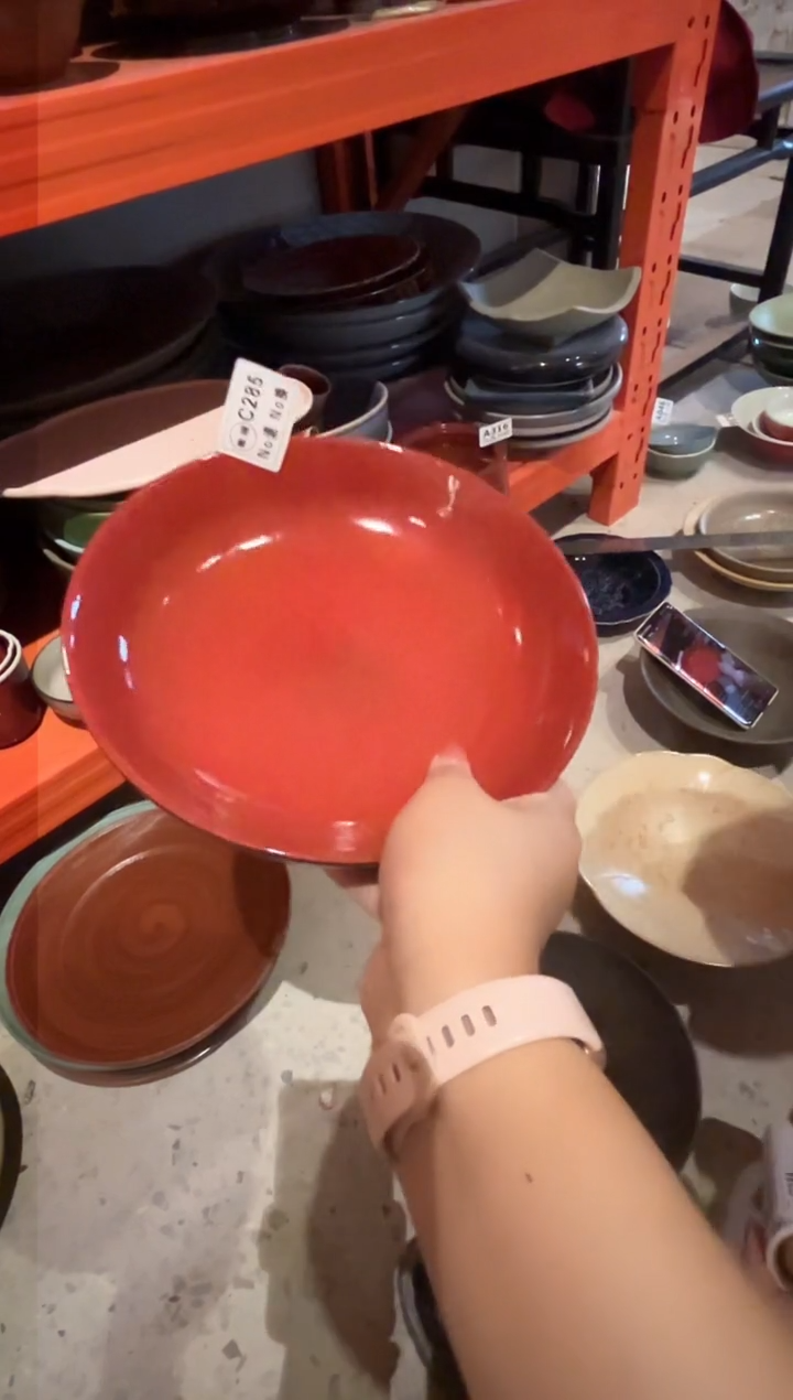 碗c285外黑内红锅盘    