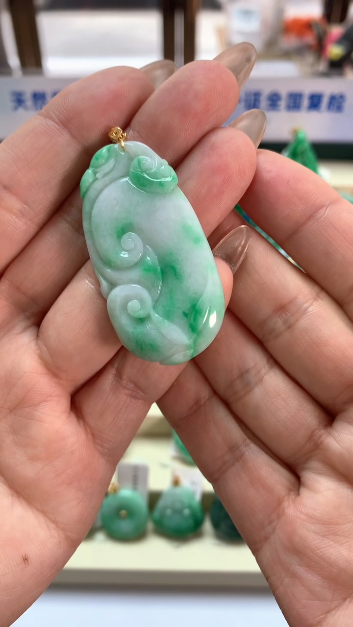 【闪购商品】翡翠吊坠(不含链)18K金镶嵌挂件