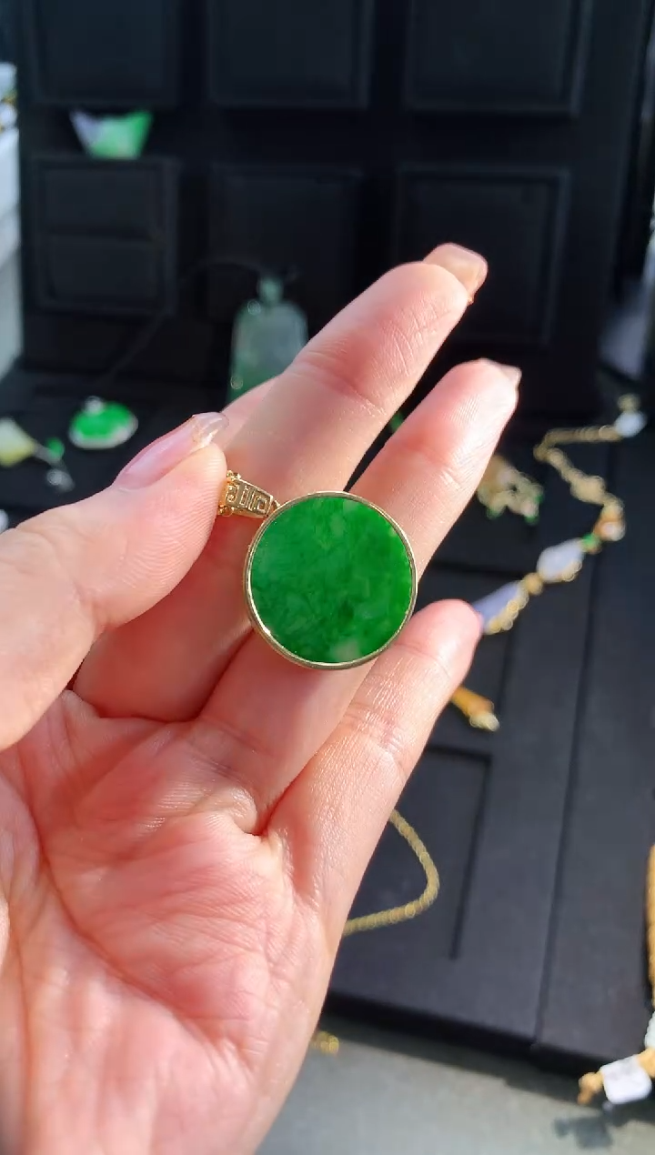 【闪购商品】翡翠吊坠(不含链)18K金镶嵌吊坠