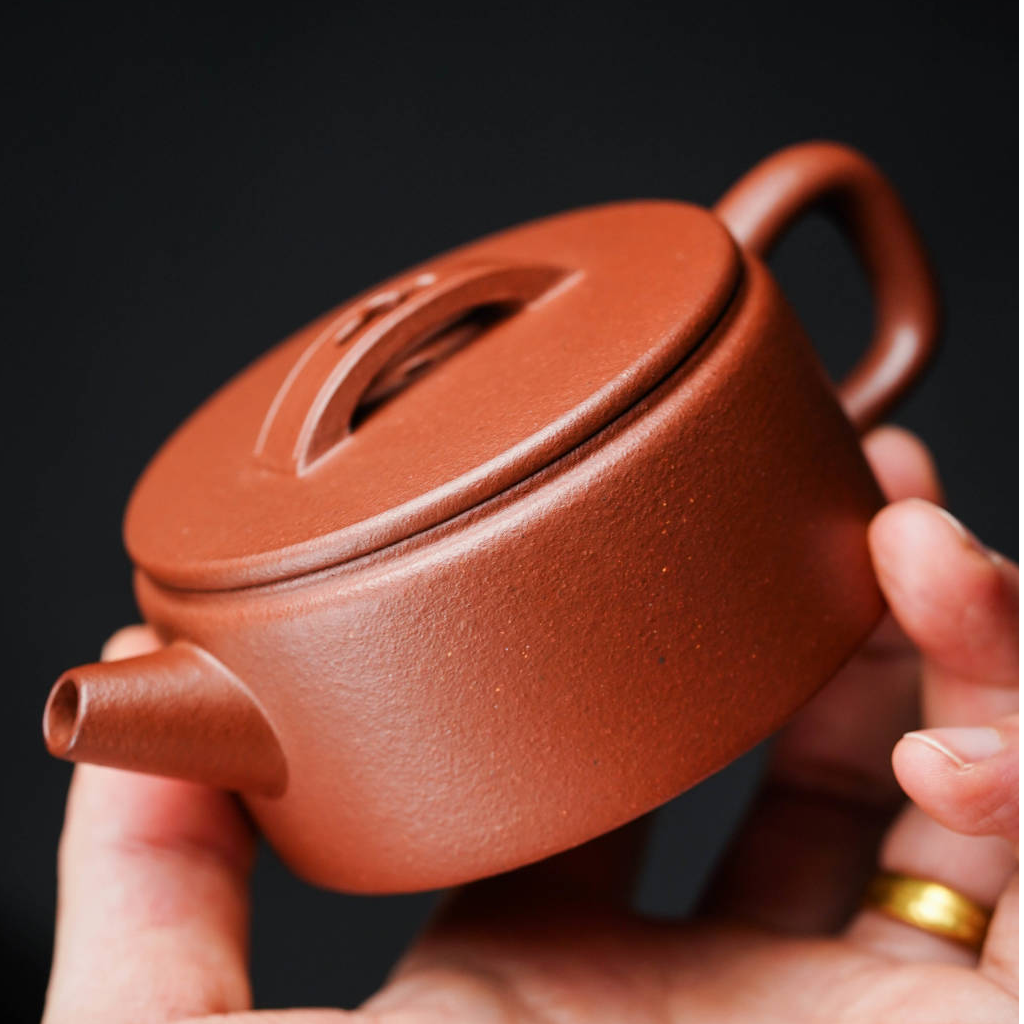 汉瓦羊角山紫泥纯手工原矿零添加无酸洗150cc牛盖红泥紫砂壶青年