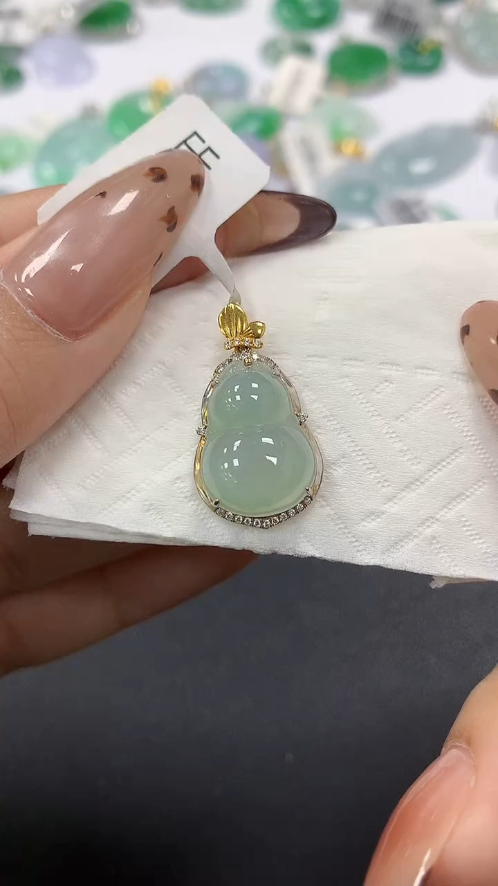 颈饰18K金镶嵌翡翠a货假一赔三支持复检百元上9元证书费自理